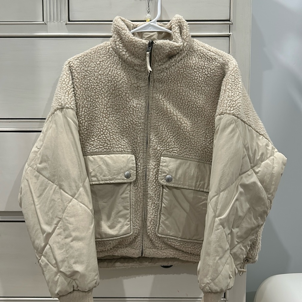 American Eagle Reversible Chill Puffer Jacket